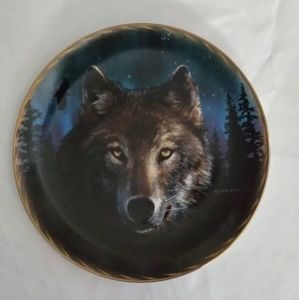 Bradford Exchange Midnight Magic Wolf Plate